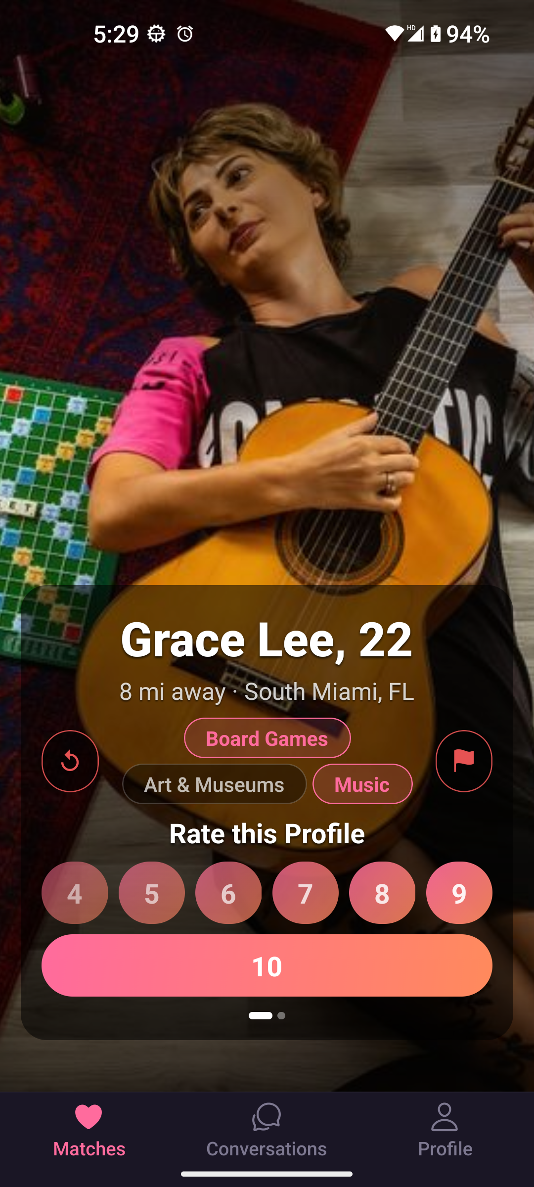 Diez matches feed showing nearby profiles